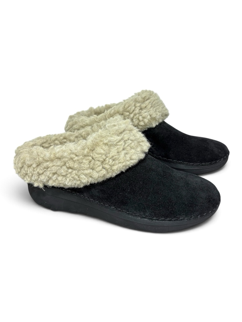 Fitflop LOAFF Snug Suede Sipper Clogs with Cream Shearling Collar- woman’s 7
